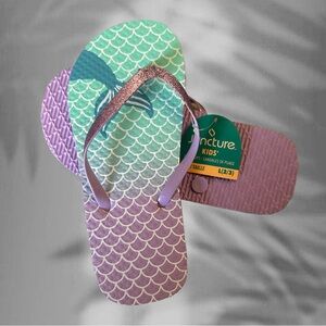 🎄2/$15 *NWT*🩴 kids mermaid flip flops L